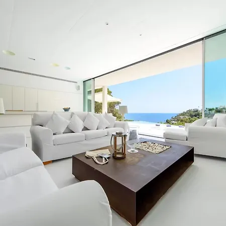 Stylish With Infinity Pool
