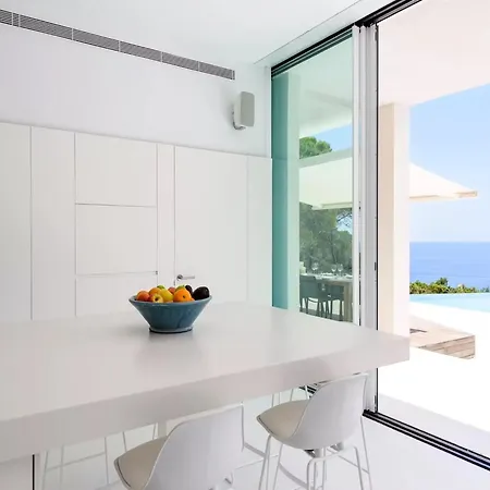 וילה Stylish With Infinity Pool